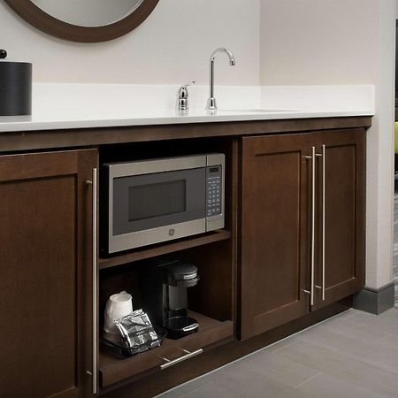 Hampton Inn & Suites Charlotte Airport Lake Pointe Εξωτερικό φωτογραφία