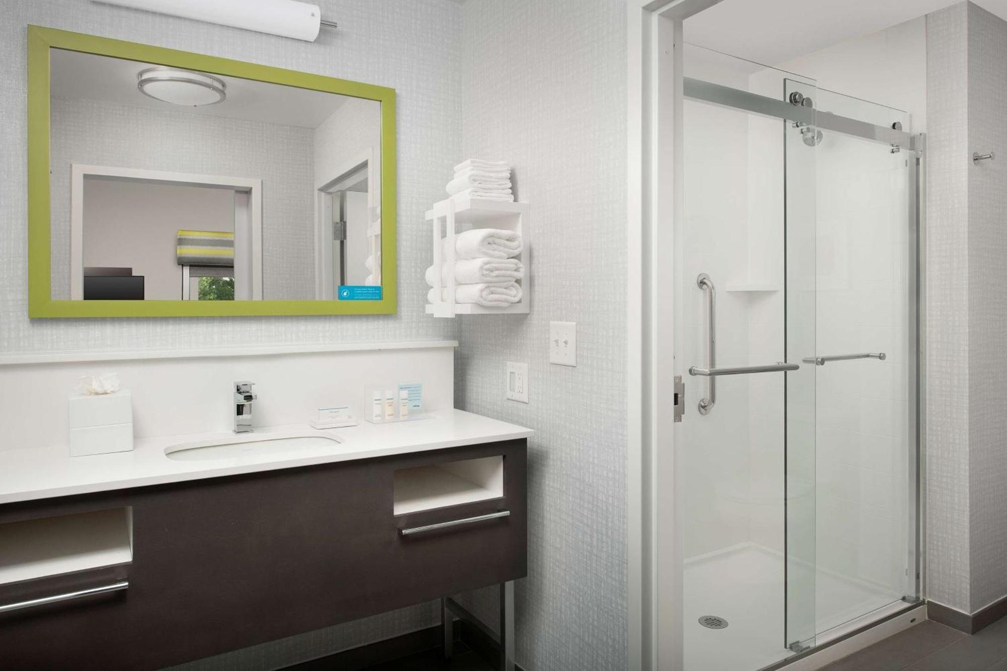 Hampton Inn & Suites Charlotte Airport Lake Pointe Εξωτερικό φωτογραφία
