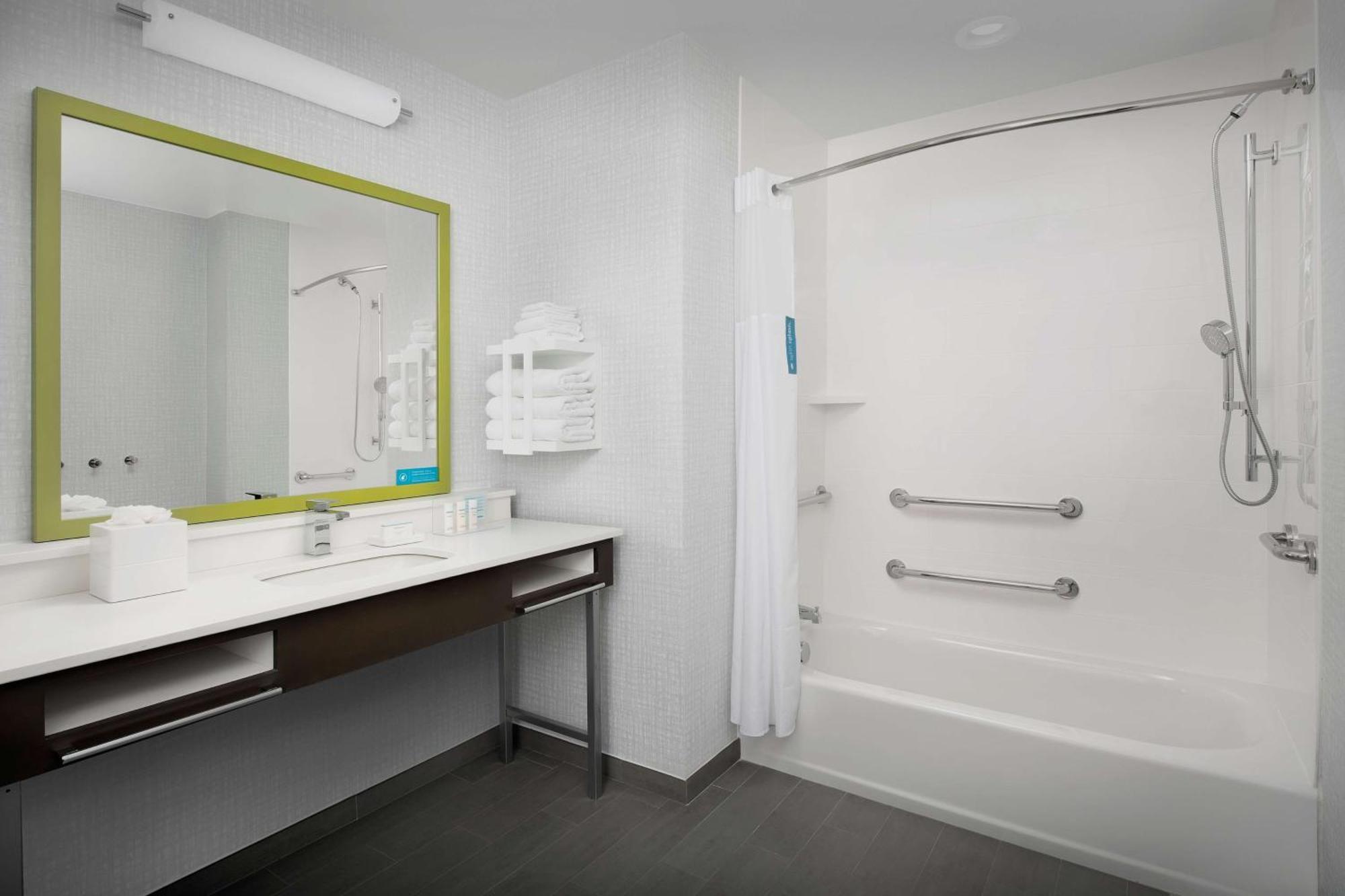 Hampton Inn & Suites Charlotte Airport Lake Pointe Εξωτερικό φωτογραφία