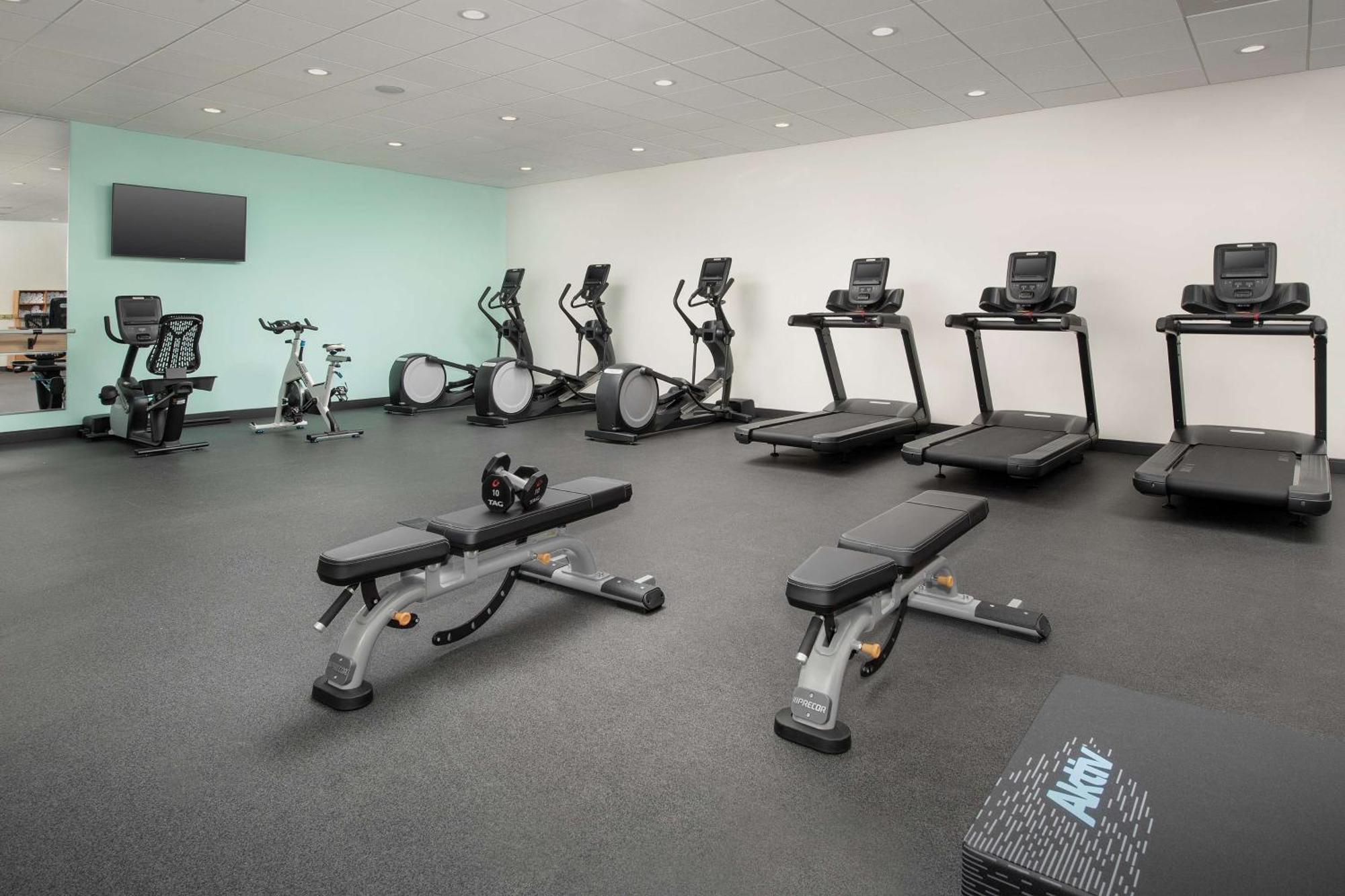 Hampton Inn & Suites Charlotte Airport Lake Pointe Εξωτερικό φωτογραφία