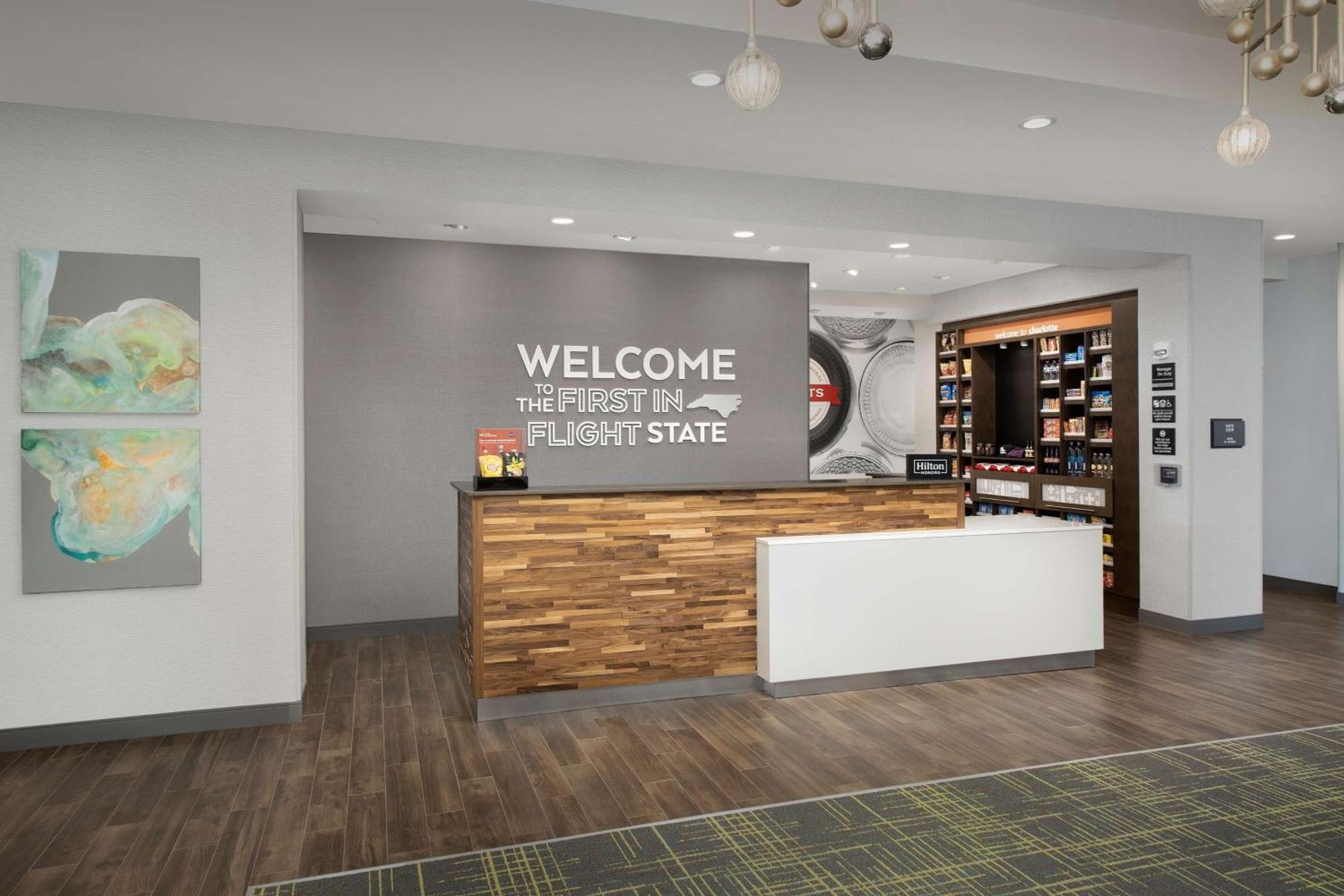 Hampton Inn & Suites Charlotte Airport Lake Pointe Εξωτερικό φωτογραφία