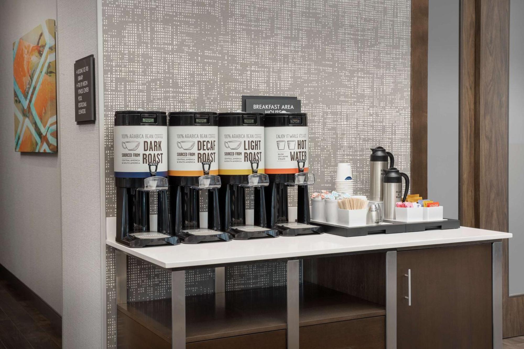 Hampton Inn & Suites Charlotte Airport Lake Pointe Εξωτερικό φωτογραφία