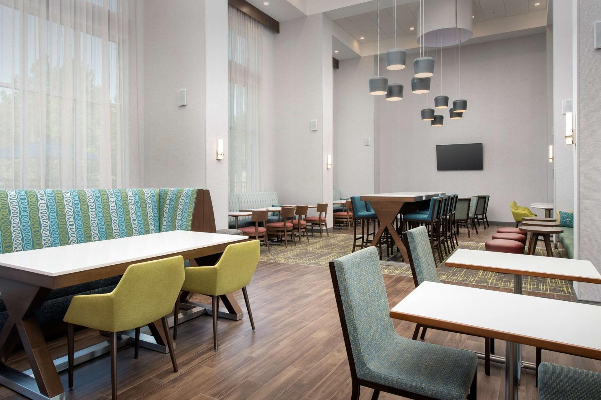 Hampton Inn & Suites Charlotte Airport Lake Pointe Εξωτερικό φωτογραφία